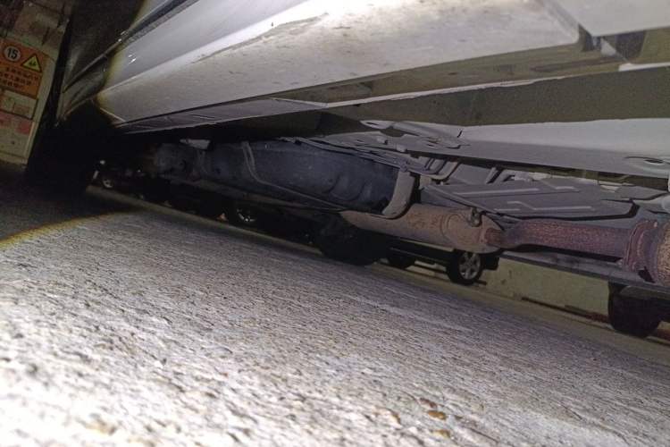 Used GAC Trumpchi M8 2021 Lingxiu Series 390T Ultimate Edition Chassis Front Right
