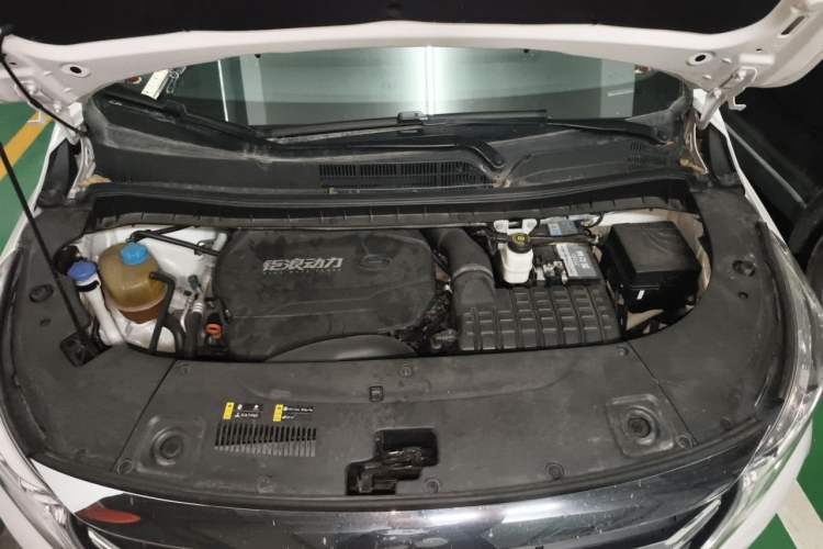 Used GAC Trumpchi M8 2021 Revised Version Lingxiu Series 390T Luxury Edition Engine Bay