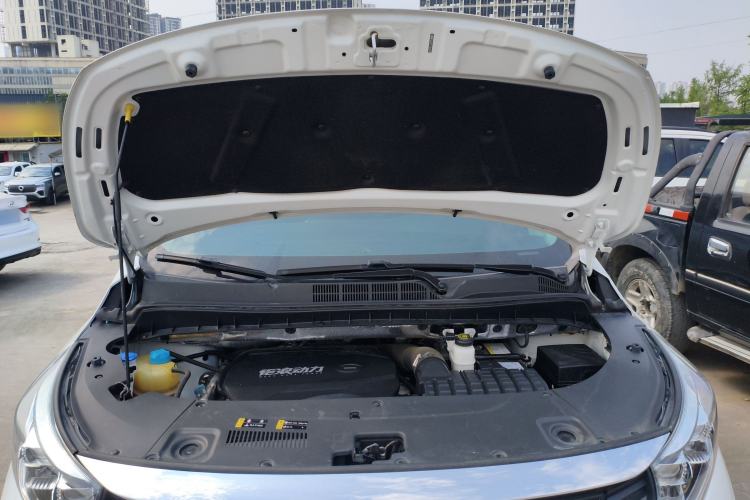 Used GAC Trumpchi M8 2021 Revised Version Lingxiu Series 390T Luxury Edition Engine Bay