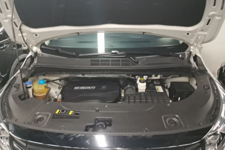 Used GAC Trumpchi M8 2021 Revised Version Lingxiu Series 390T Luxury Edition Engine Bay