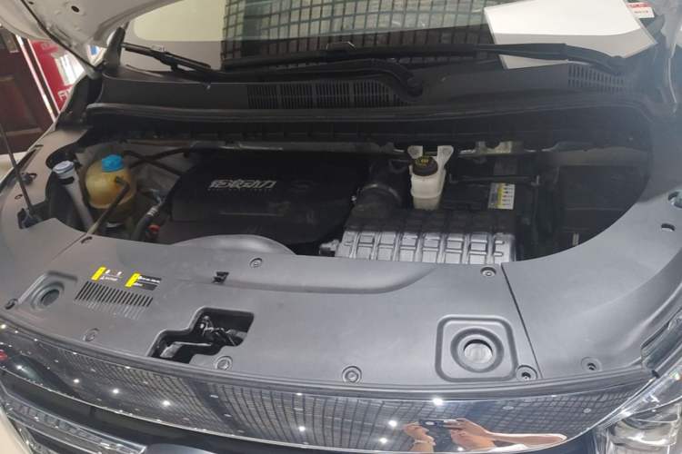 Used GAC Trumpchi M8 2021 Revised Version Lingxiu Series 390T Luxury Edition Engine Bay