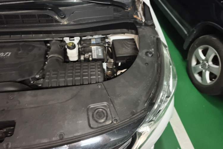 Used GAC Trumpchi M8 2021 Revised Version Lingxiu Series 390T Luxury Edition Engine Bay Left