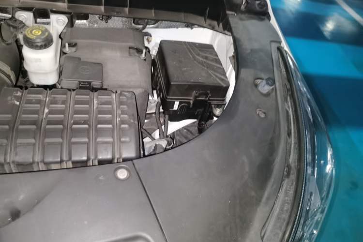 Used GAC Trumpchi M8 2021 Lingxiu Series 390T Deluxe Edition Engine Bay Left