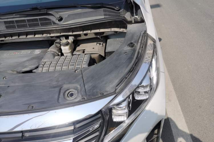 Used GAC Trumpchi M8 2021 Lingxiu Series 390T Deluxe Edition Engine Bay Left