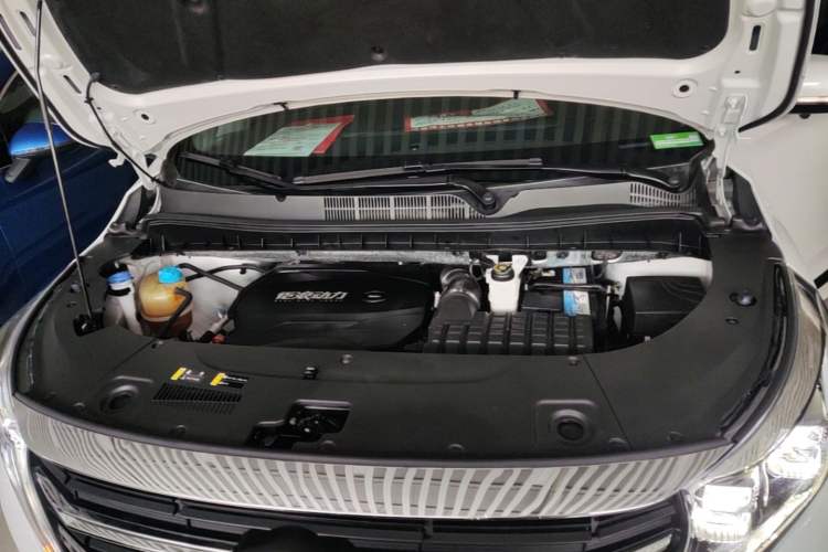 Used GAC Trumpchi M8 2021 Revised Version Lingxiu Series 390T Luxury Edition Engine Bay