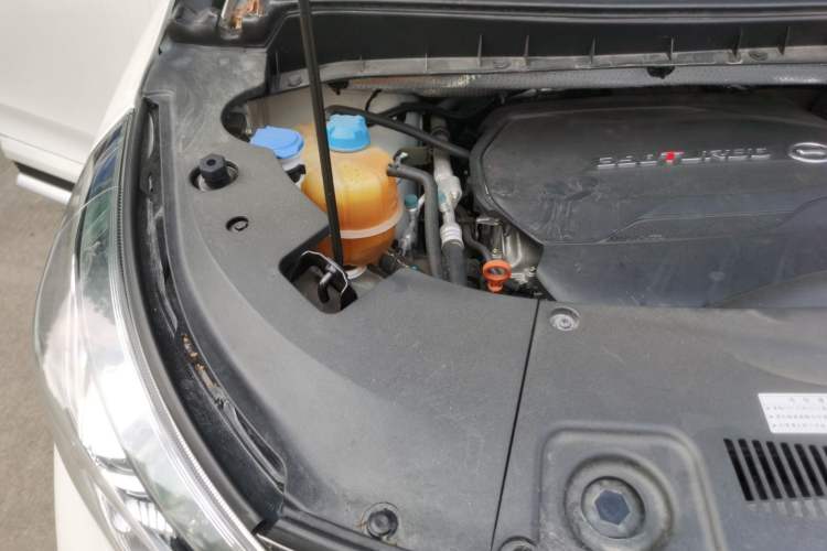 Used GAC Trumpchi M8 2021 Master Series 390T Prestige Edition Engine Bay Right