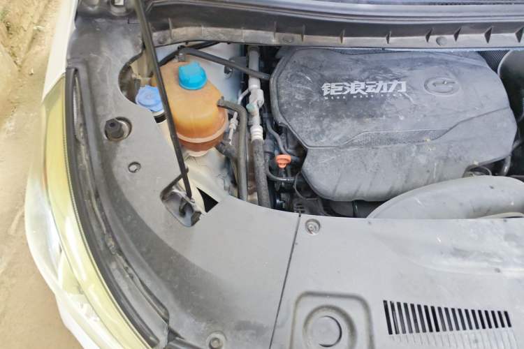 Used GAC Trumpchi M8 2021 Revised Version Lingxiu Series 390T Luxury Edition Engine Bay Right