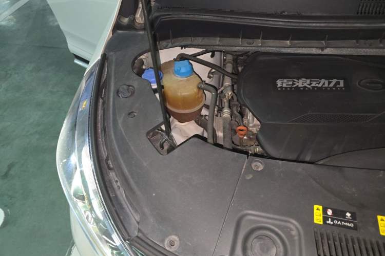 Used GAC Trumpchi M8 2021 Master Series 390T Four-Seat Glory Edition Engine Bay Right