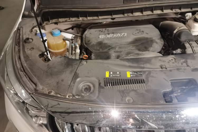 Used GAC Trumpchi M8 2021 Revised Version Lingxiu Series 390T Luxury Edition Engine Bay Right