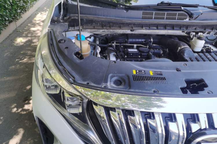 Used GAC Trumpchi M8 2021 Revised Version Lingxiu Series 390T Luxury Edition Engine Bay Right