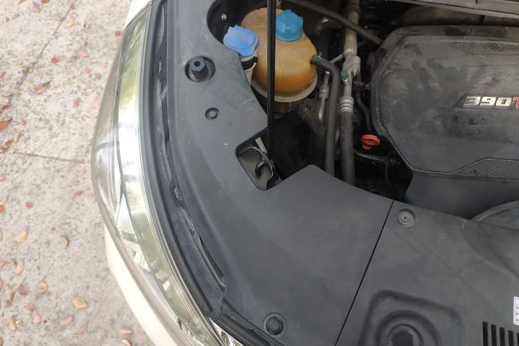 Used GAC Trumpchi M8 2021 Lingxiu Series 390T Deluxe Edition Engine Bay Right