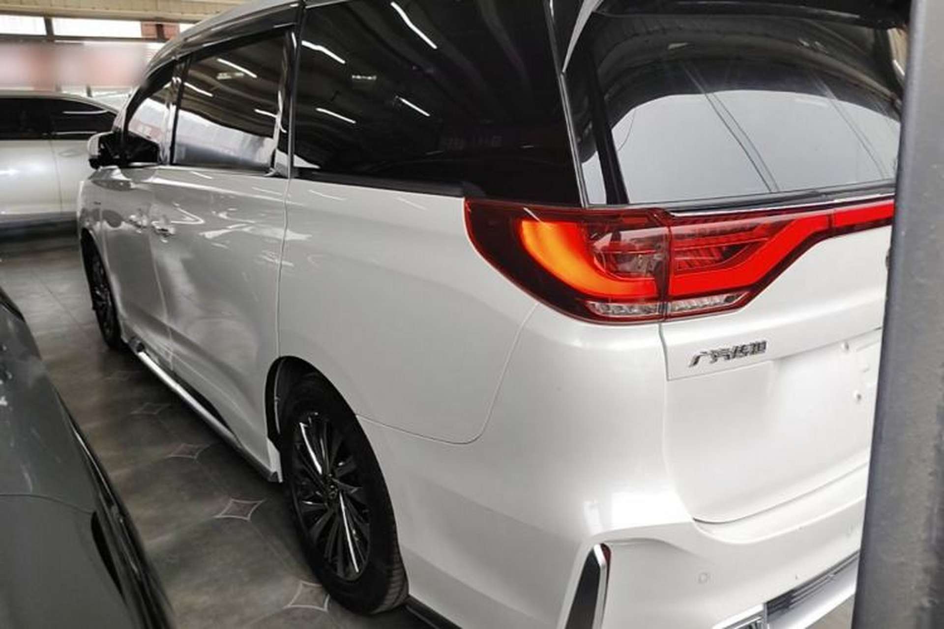Used GAC Trumpchi M8 2021 Master Series 390T Ultimate Edition Exterior 2