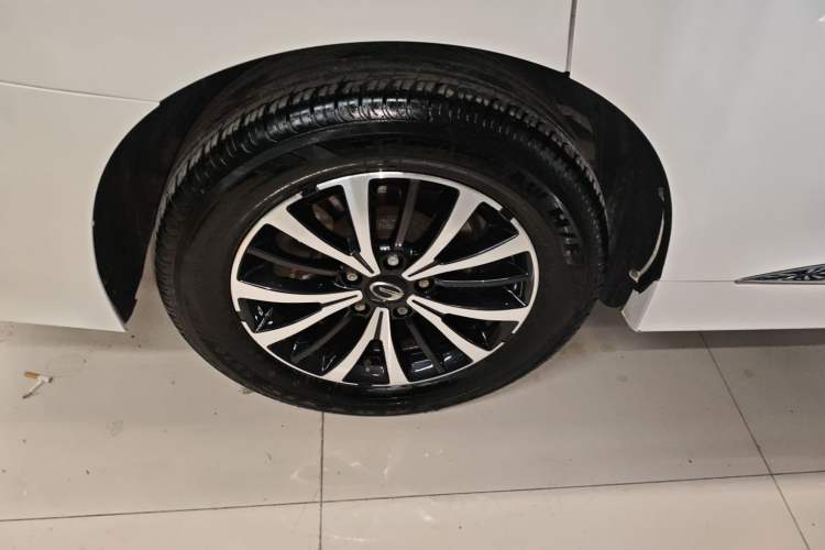 Used GAC Trumpchi M8 2021 Lingxiu Series 390T Deluxe Edition Exterior 2
