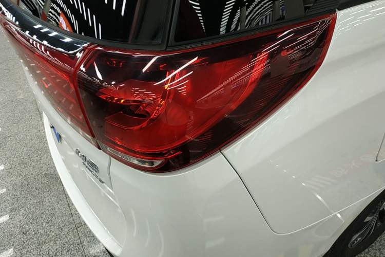 Used GAC Trumpchi M8 2021 Lingxiu Series 390T Deluxe Edition Exterior 3