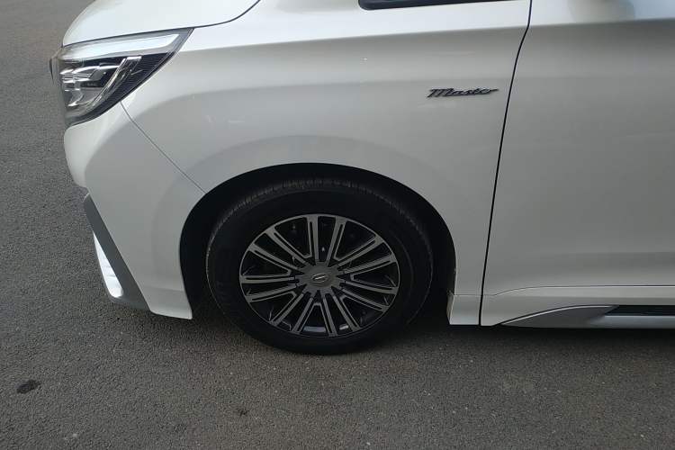 Used GAC Trumpchi M8 2021 Master Series 390T Prestige Edition Exterior 4