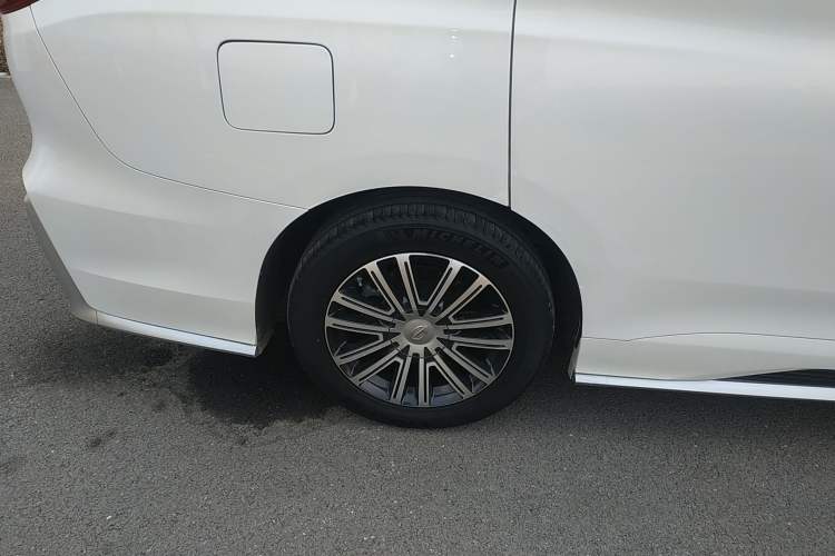 Used GAC Trumpchi M8 2021 Master Series 390T Prestige Edition Exterior 5