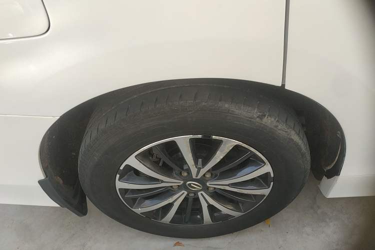 Used GAC Trumpchi M8 2021 Lingxiu Series 390T Deluxe Edition Exterior 8