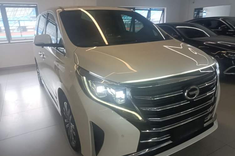 Used GAC Trumpchi M8 2021 Lingxiu Series 390T Deluxe Edition Front Right 45 Deg