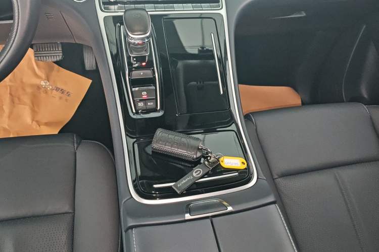 Used GAC Trumpchi M8 2021 Lingxiu Series 390T Deluxe Edition Gear Lever