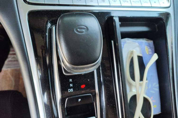 Used GAC Trumpchi M8 2021 Lingxiu Series 390T Deluxe Edition Gear Lever