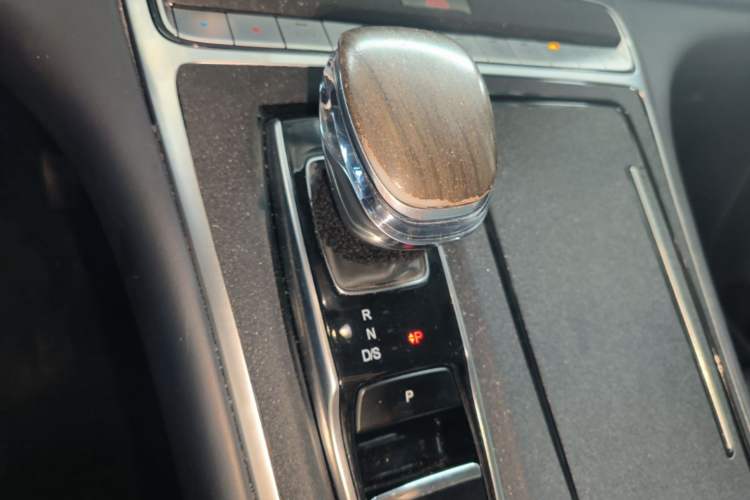 Used GAC Trumpchi M8 2021 Lingxiu Series 390T Deluxe Edition Gear Lever