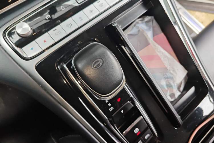 Used GAC Trumpchi M8 2021 Revised Version Lingxiu Series 390T Luxury Edition Gear Lever