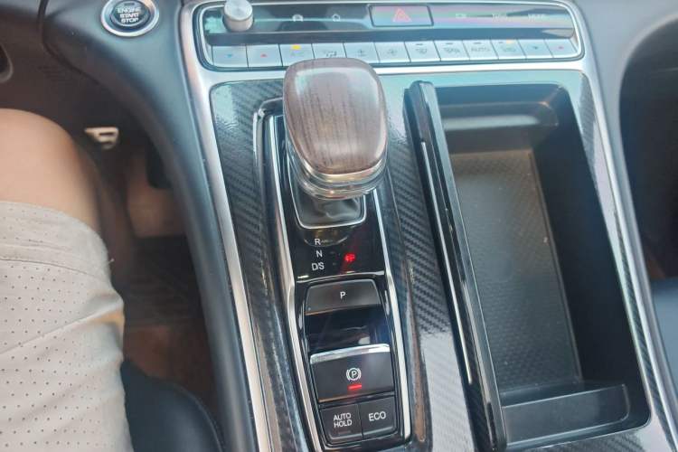 Used GAC Trumpchi M8 2021 Master Series 390T Ultimate Edition Gear Lever