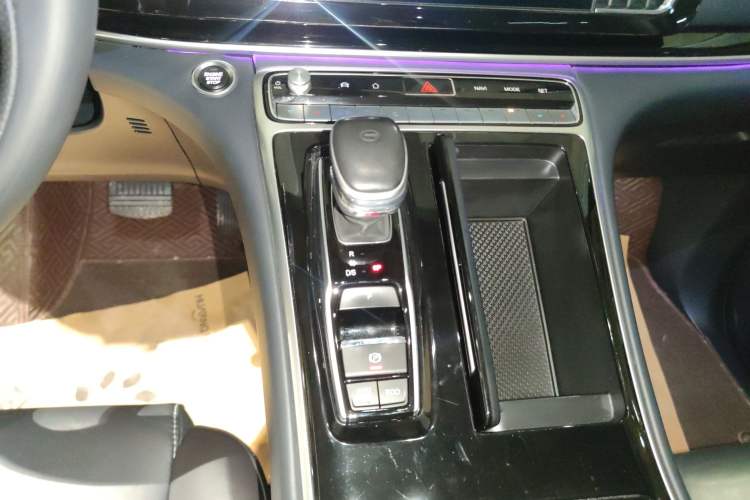 Used GAC Trumpchi M8 2021 Lingxiu Series 390T Deluxe Edition Gear Lever