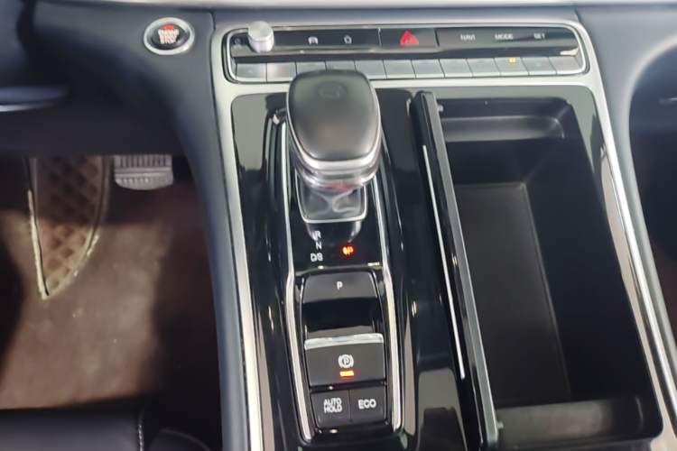 Used GAC Trumpchi M8 2021 Lingxiu Series 390T Deluxe Edition Gear Lever