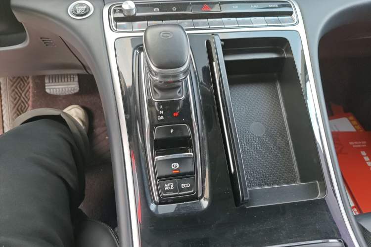Used GAC Trumpchi M8 2021 Lingxiu Series 390T Ultimate Edition Gear Lever