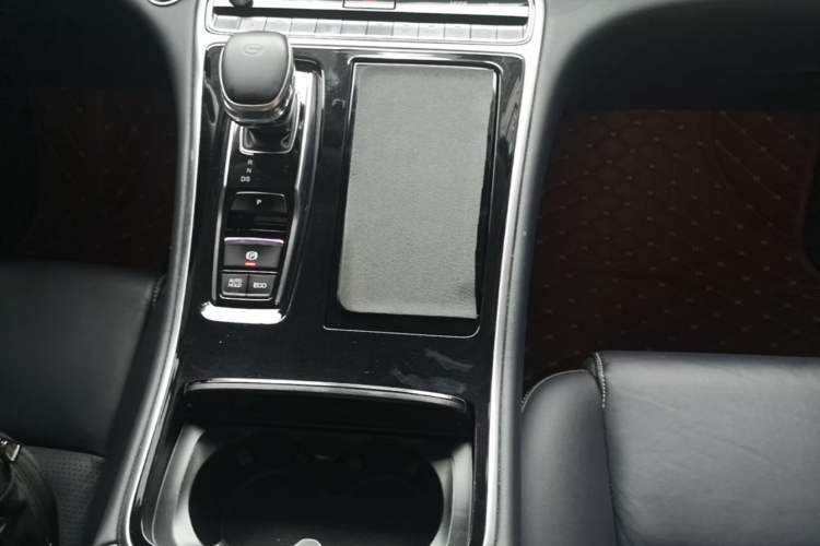Used GAC Trumpchi M8 2021 Lingxiu Series 390T Deluxe Edition Gear Lever