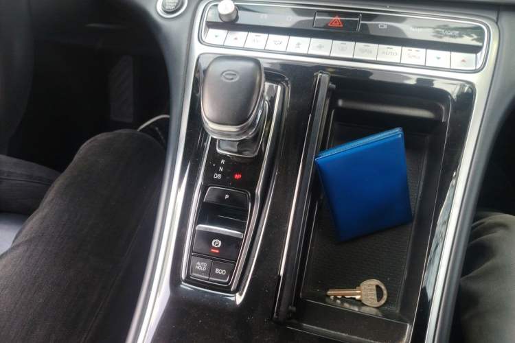 Used GAC Trumpchi M8 2021 Lingxiu Series 390T Ultimate Edition Gear Lever