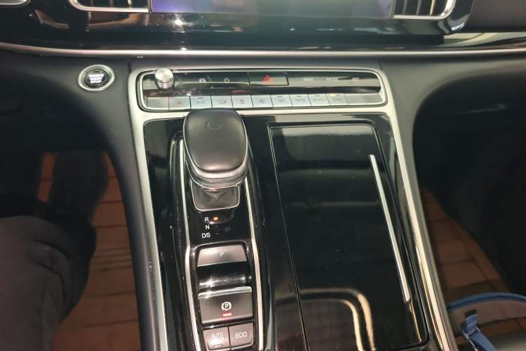 Used GAC Trumpchi M8 2021 Lingxiu Series 390T Deluxe Edition Gear Lever