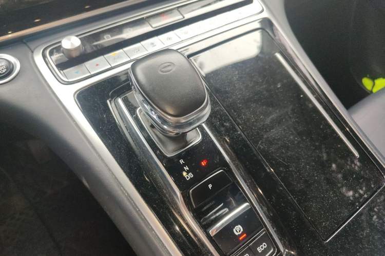 Used GAC Trumpchi M8 2021 Master Series 390T Prestige Edition Gear Lever