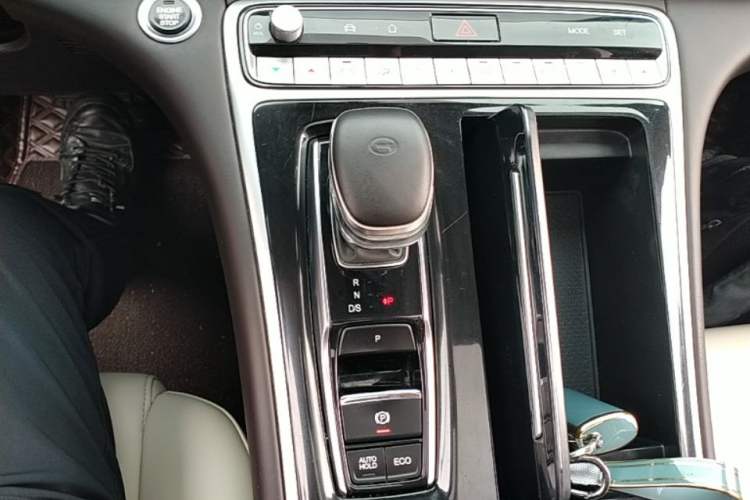 Used GAC Trumpchi M8 2021 Lingxiu Series 390T Luxury Edition Gear Lever