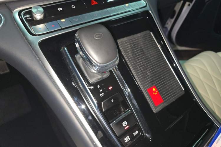 Used GAC Trumpchi M8 2021 Master Series 390T Four-Seat Glory Edition Gear Lever