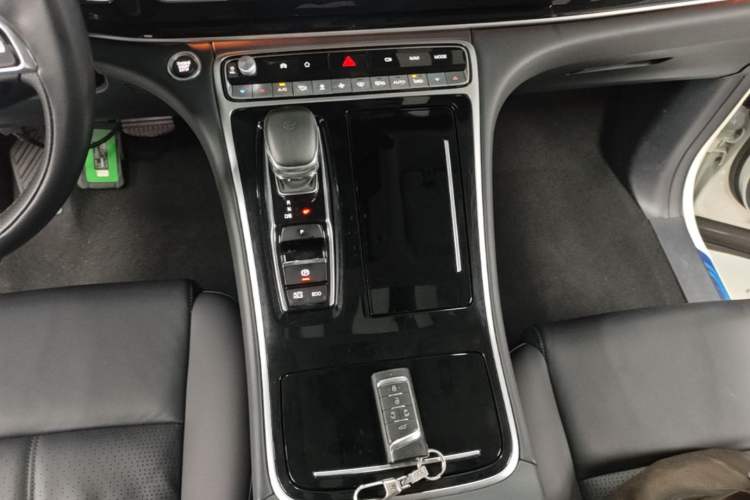 Used GAC Trumpchi M8 2021 Lingxiu Series 390T Ultimate Edition Gear Lever