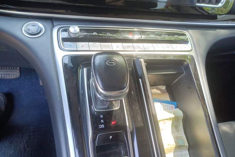 Used GAC Trumpchi M8 2021 Lingxiu Series 390T Deluxe Edition Gear Lever