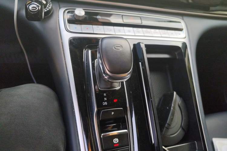 Used GAC Trumpchi M8 2021 Lingxiu Series 390T Ultimate Edition Gear Lever