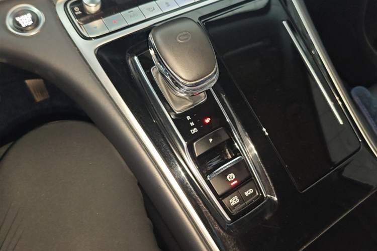 Used GAC Trumpchi M8 2021 Lingxiu Series 390T Ultimate Edition Gear Lever