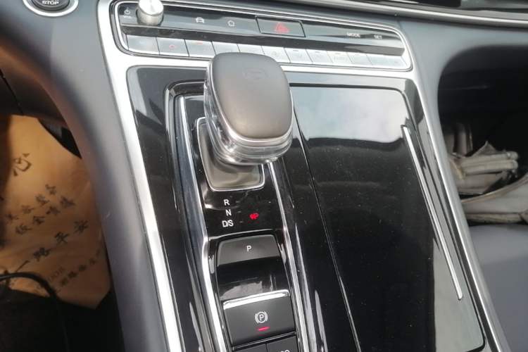 Used GAC Trumpchi M8 2021 Revised Version Lingxiu Series 390T Luxury Edition Gear Lever