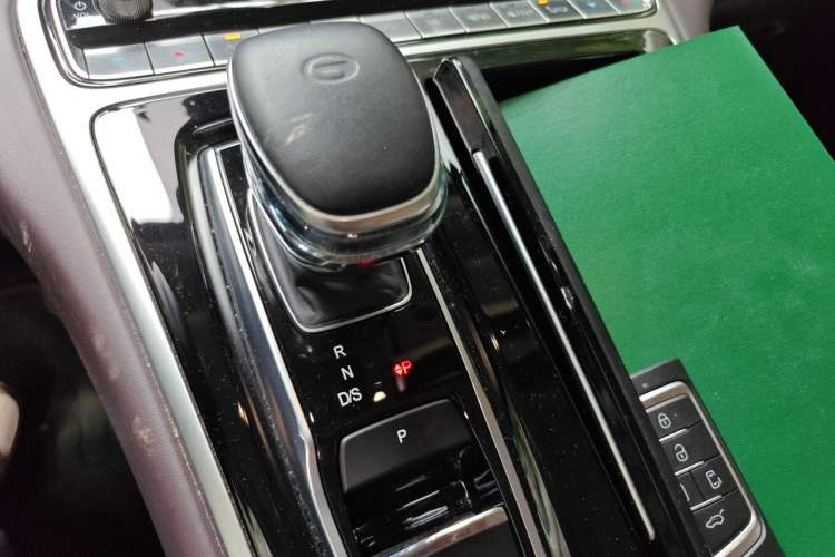Used GAC Trumpchi M8 2021 Master Series 390T Ultimate Edition Gear Lever
