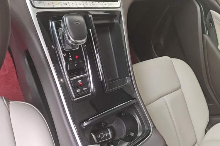 Used GAC Trumpchi M8 2021 Lingxiu Series 390T Ultimate Edition Gear Lever