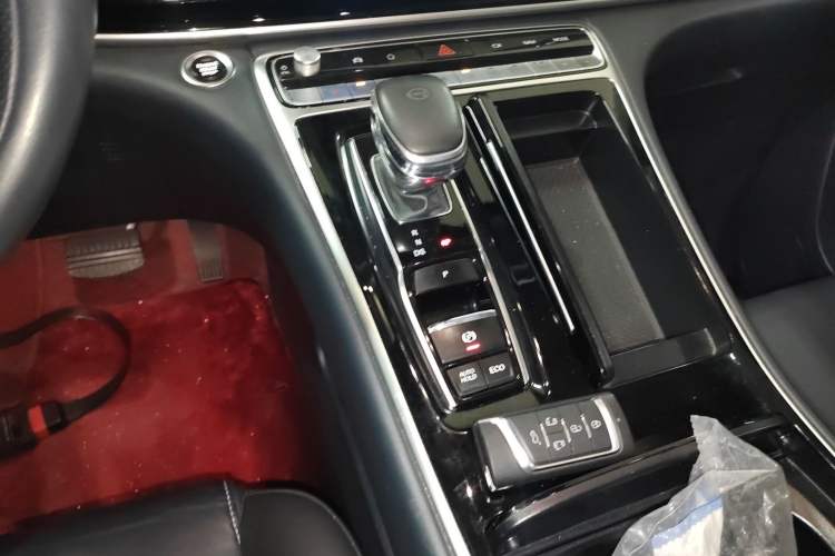Used GAC Trumpchi M8 2021 Lingxiu Series 390T Ultimate Edition Gear Lever