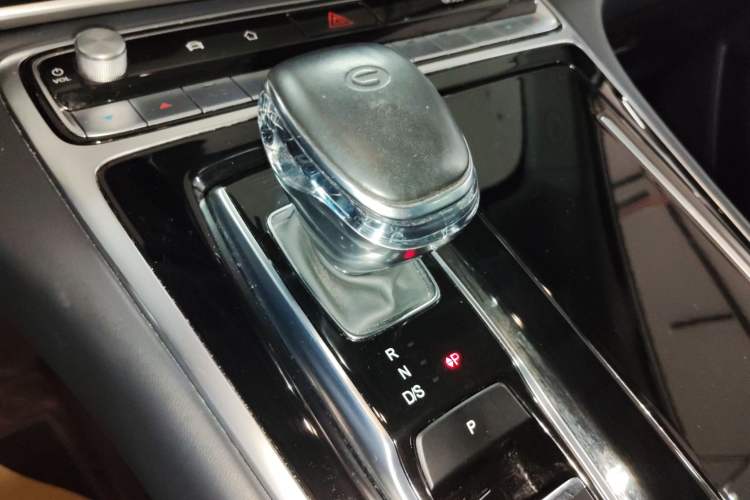 Used GAC Trumpchi M8 2021 Lingxiu Series 390T Deluxe Edition Gear Lever