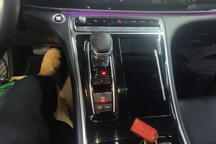 Used GAC Trumpchi M8 2021 Master Series 390T Prestige Edition Gear Lever
