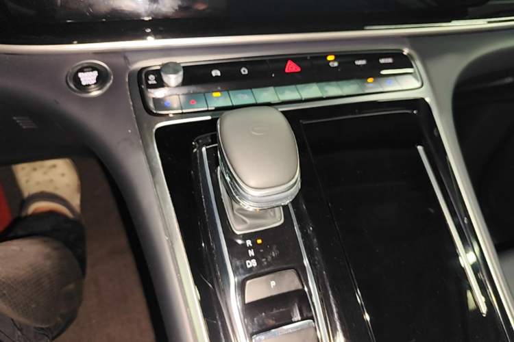 Used GAC Trumpchi M8 2021 Master Series 390T Ultimate Edition Gear Lever