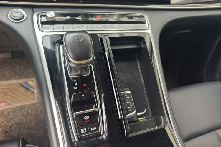 Used GAC Trumpchi M8 2021 Master Series 390T Ultimate Edition Gear Lever