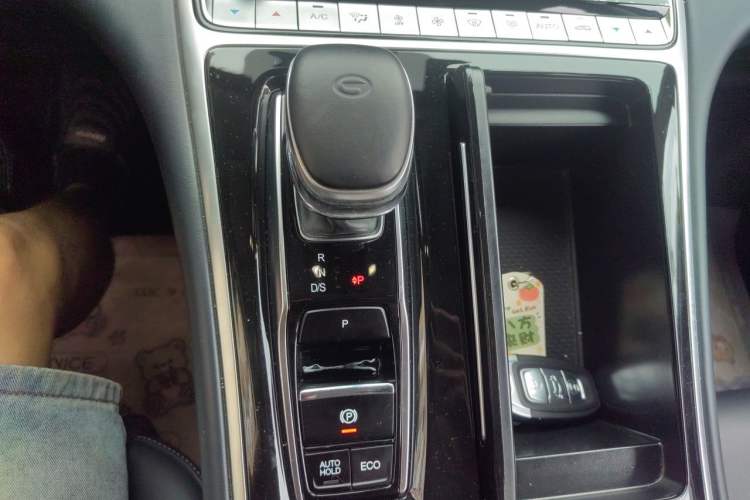 Used GAC Trumpchi M8 2021 Revised Version Lingxiu Series 390T Luxury Edition Gear Lever
