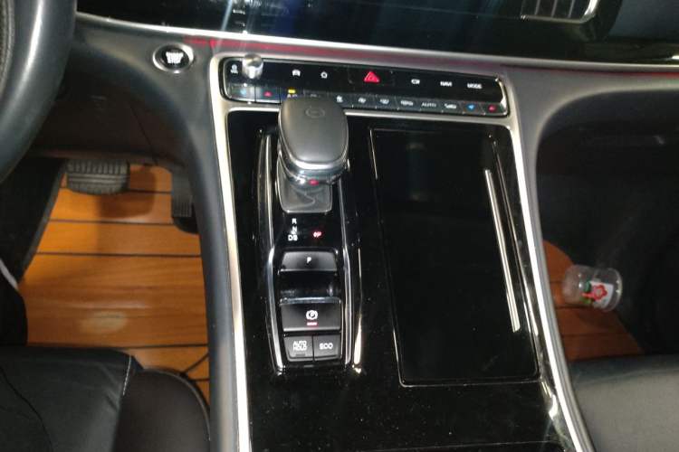 Used GAC Trumpchi M8 2021 Lingxiu Series 390T Ultimate Edition Gear Lever
